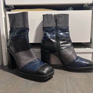 L'INTERVALLE Women's Black and Blue Heeled Boots